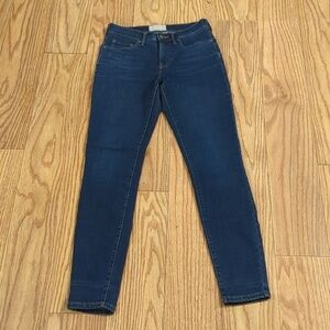 Dark wash skinny ankle jeans size 27 Tall mid-rise with stretch Everlane